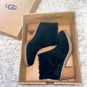 W Kasen UGG Ankle Boots in Black - Size 7.5